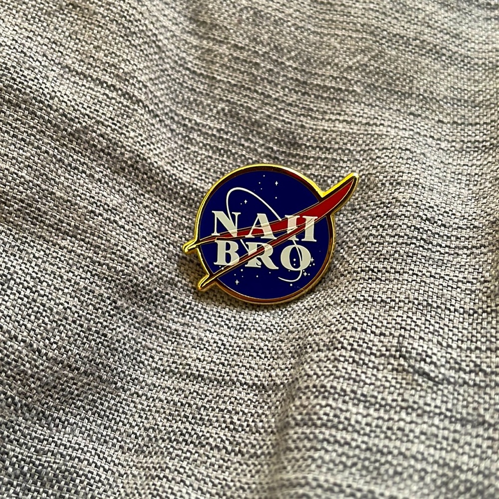 Lapel pin